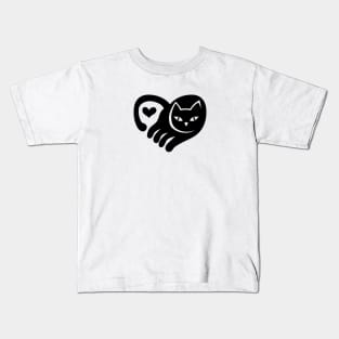 BLACK CAT HEART Kids T-Shirt